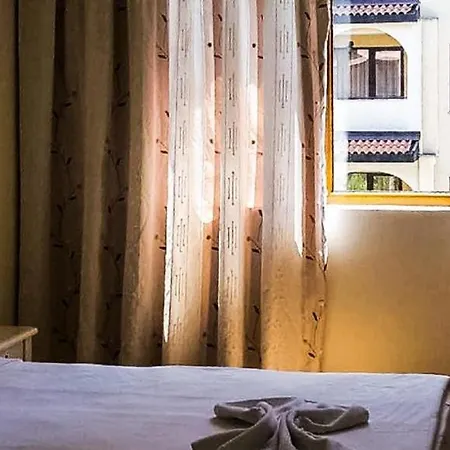 Deluxe With Cacao Beach At The Doorstep 1 Bedroom Apts Apartman